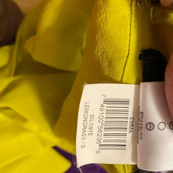 BCBGMaxAzria Vibrant 100% Silk Lemongrass Yellow V-Neck - Picture 12 of 14